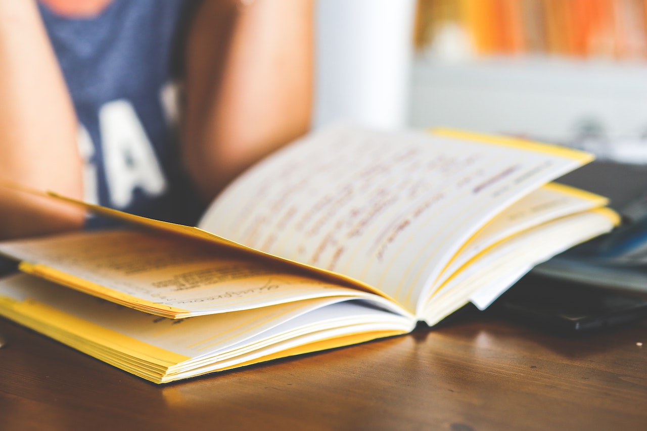 The Brave New World of Online School Programmes 1 features tkis 6